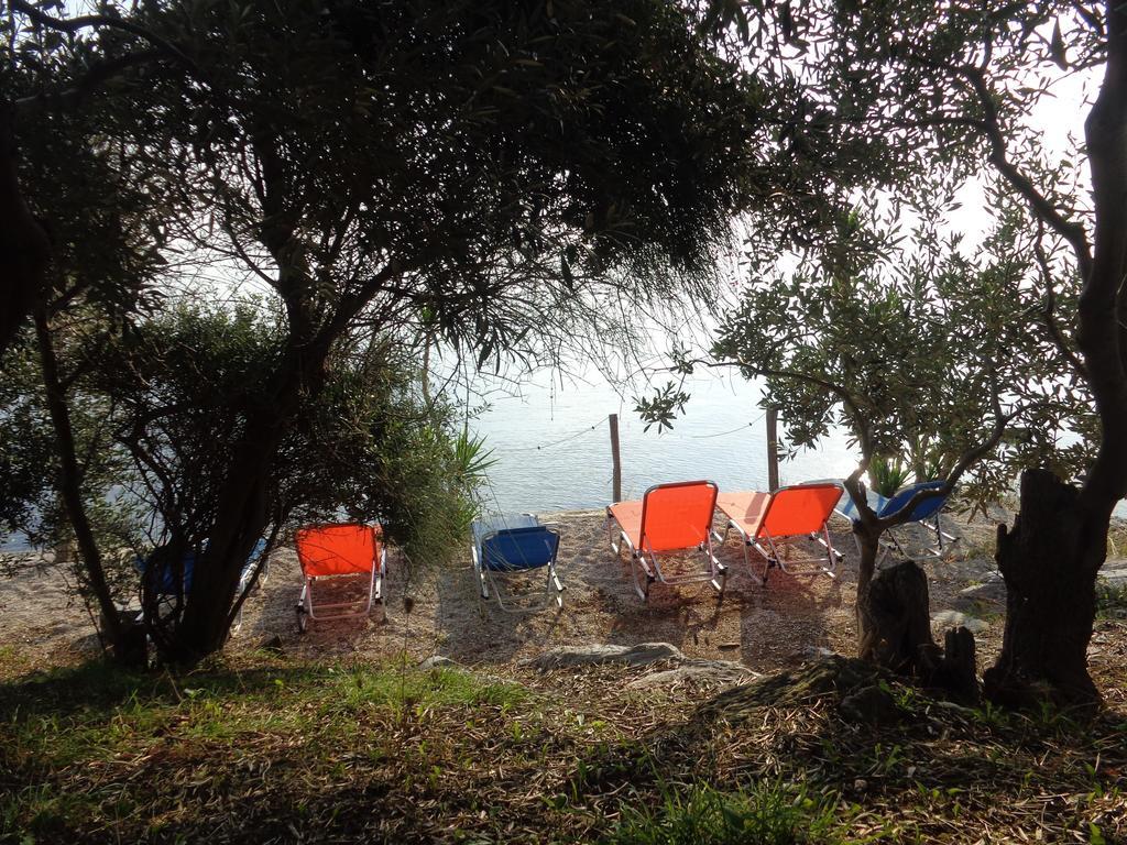 Faros Hotel Milopotamos  Buitenkant foto