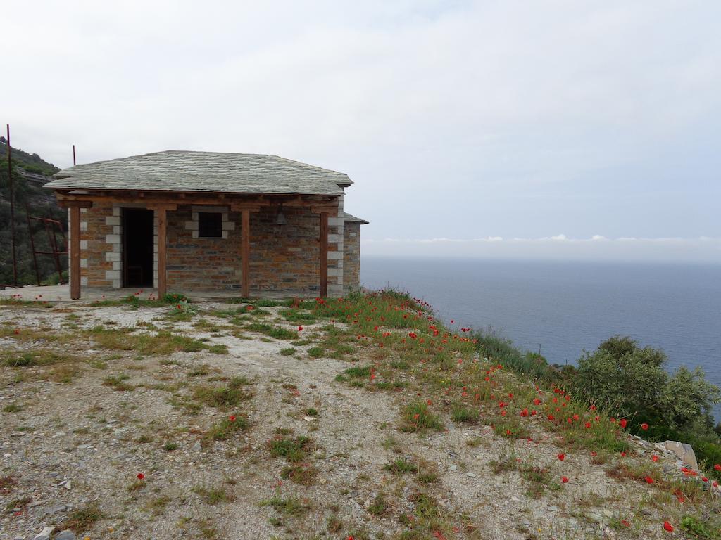 Faros Hotel Milopotamos  Buitenkant foto